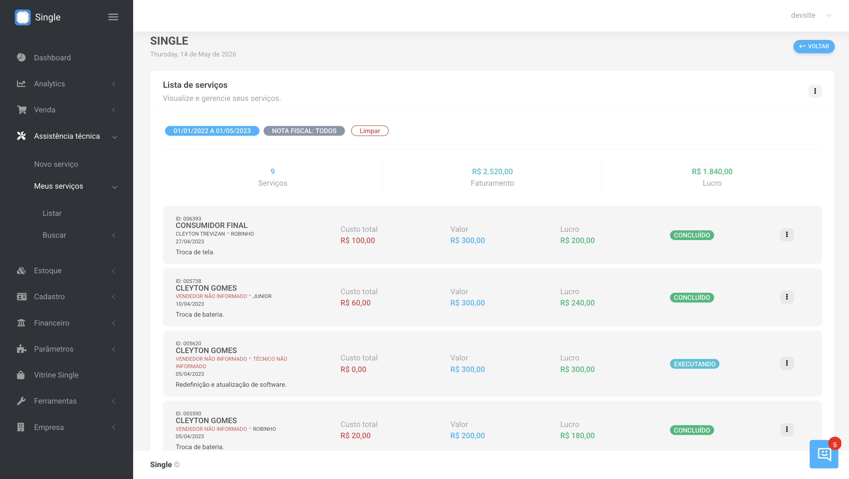 Tela Lista de Serviços do Single com filtros aplicados, totalizadores de número de serviços, faturamento e lucro, e cada ordem de serviço em um card com cliente, vendedor, técnico, data, descrição e status (Concluído, Executando)